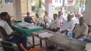 विभूतिपुर: विभूतिपुर थाना परिसर में ईद व चैती दुर्गा पूजा को लेकर शांति समिति की हुई बैठक