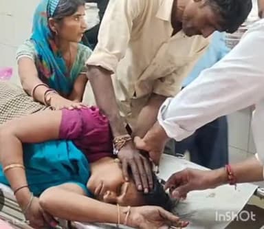 सिधवलिया: सिधवलिया रोड में सड़क दुर्घटना में बाइक सवार महिला हुई घायल,इलाज के लिए स्थानीय अस्पताल में भर्ती