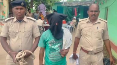 बेनीपट्टी: अरेर थाने की पुलिस ने जमुआरी से शराब से लदी स्कूटी के साथ एक तस्कर को किया गिरफ्तार