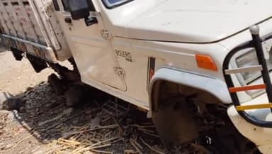 भगवानपुरा: बहादरपूरा में चोर पिकअप वाहन के चारों टायर निकालकर ले गए,पुलिस थाने में शिकायत दर्ज