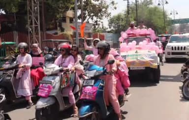 मुरादाबाद: कलेक्ट्रेट पर डीएम की मौजूदगी में मुख्य विकास अधिकारी  द्वारा पुलिस प्रशासनिक अधिकारियों कर्मचारियों को मतदाता शपथ