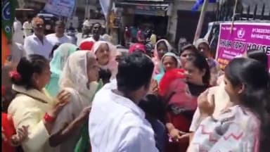 कैथल: सिवन गेट डॉक्टर भीमराव अंबेडकर की प्रतिमा पर चेयरपर्सन सुरभि गर्ग ने किया माल्यार्पण