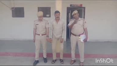 धौलपुर: सदर थाना इलाके में अवैध शराब बेचते 1 व्यक्ति गिरफ्तार, बिक्री के पैसे जब्त