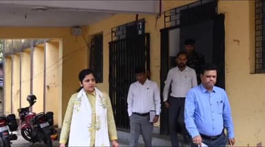 धनबाद/केंदुआडीह: गोल्फ ग्राउंड स्थित विवाह भवन के समीप मटेरियल कोषांग का उपायुक्त ने किया निरीक्षण