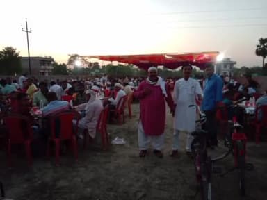 बरौली: बरौली के कठइया पुल के समीप दावते इफ्तार पार्टी का आयोजन ।हिन्दू मुस्लिम एकता का दिखा मिशाल।#