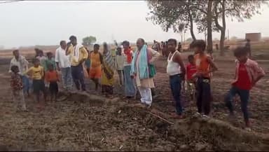 जगदीशपुर के मीडिया को किसानों के फसल नुकसान के प्रति कोई महदर्दी नही दिखता ।
लोकतंत्र का चौथा सतंभ है मिडिया जिसका कर्तव्य,दाइत्व है आम जनता के बातो को ,उनके समस्या को सरकार और प्रशासन तक सही रूप से दिखाना ।
    भाई दिनेश