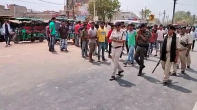 बेगूसराय: खातोपुर चौक के पास सड़क हादसे में 01 महिला की हुई मौत, स्थानीय लोगों ने किया NH जाम