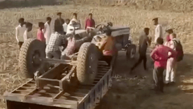 सिंगरौली: गोभा चौकी क्षेत्र के पिपराकुरुंद गांव में कुनबी मोड़ पर रेत के अवैध कारोबार में लगा ट्रैक्टर पलटा, चालक की दबकर हुई मौत