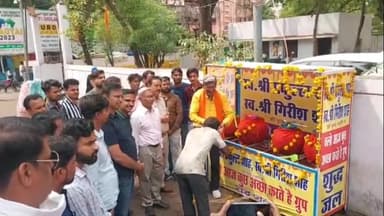 विदिशा नगर: 'चलो आज कुछ अच्छा करते हैं' ग्रुप द्वारा तिलक चौक सहित शहर के विभिन्न चौराहों पर लगाए गए प्याऊ