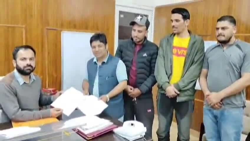 बाली चौकी: बालीचौकी जीरो चौक में जल्द से जल्द लगे स्पीड ब्रेकर,DYFI ने मंगलवार को एसडीएम को सौंपा मांगपत्र-जिलाध्यक्ष महेंद्र राणा