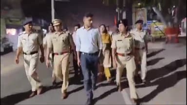 डेहरी: SDM-ASP के नेतृत्व में डेहरी शहर के विभिन्न इलाकों में फुट मार्च बोलें SDM- माहौल बिगाड़ने वालो पर होगी कड़ी कार्यवाही