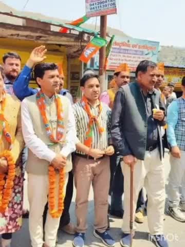 नैनबाग: भाजपा कार्यकर्ताओं द्वारा  श्रीमती माला राज्य लक्ष्मी शाह का जौनपुर विकासखंड आगमन  में भव्य स्वागत।