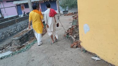 विदिशा नगर: लोकसभा प्रत्याशी सतेन्द्र सिसोदिया ने आज सलामतपुर में भगवान का आशीर्वाद लिया और लोगों से जनसंपर्क भी किया