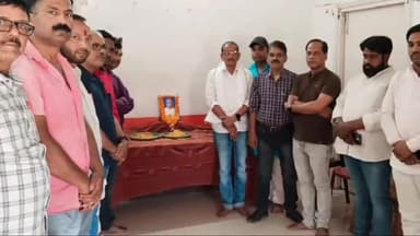 डेहरी: वरिष्ठ पत्रकार गया प्रसाद के निधन पर डालमियानगर के ड्रीम हाउस में शोक सभा आयोजित,पत्रकारों ने दी भावभीनी श्रद्धांजलि