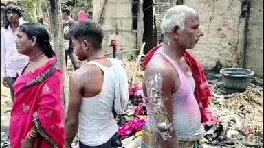 गौनहा: बैरिया माधोपुर गांव में आग लगने से तीन घर जलकर राख, आग बुझाने के दौरान तीन लोग बुरी तरह झुलसे