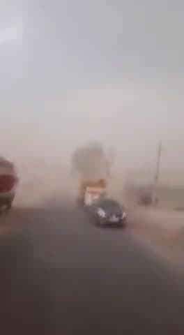 *ओंकारेश्वर के पास खण्डवा रोड मोरटक्का पर आँधी तूफान*