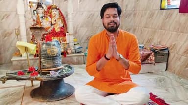 आप सभी को हिंदू नव वर्ष विक्रम संवत 2081 गुड़ी पड़वा एवं चैत्र नवरात्रि की हार्दिक शुभकामनाएं एवं बधाई।
भगवान महादेव की कृपा से आप सभी का जीवन धन-धान्य,वैभव,यश,कीर्ति और उत्तम स्वास्थ्य से भरपूर रहे।
हर हर महादेव🔱