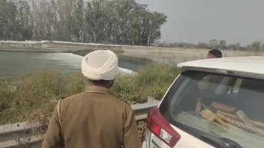 करनाल: सैक्टर 4 निजी स्कूल टीचर ने छात्रा से दोस्ती करने का बनाया दबाव छात्रा नहर में आत्महत्या करने पहुंची पुलिस ने बचाया।