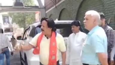 कानपुर: बृहस्पति महिला महाविद्यालय के दीक्षांत समारोह में मुख्य अतिथि के रूप में शामिल हुए मुख्य सचिव दुर्गा शंकर मिश्रा