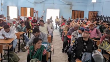 प्रतापनगर: प्रतापनगर विधानसभा के चिन्हित 74 वेब कास्टिंग मतदेय स्थलों में तैनात 61 कार्मिकों रा.इ.का लम्बगांव में दिया प्रशिक्षण