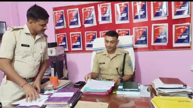 साहिबगंज: साहिबगंज लोकसभा चुनाव को लेकर पुलिस अधीक्षक ने थाना का किया समीक्षा दिया कई दिशा निर्देश |