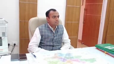 कंडीसौड़: जिला निर्वाचन अधिकारी ने कलेक्ट्रेट में पेयजल विद्युत पुलिस स्वास्थ्य विभाग को व्यस्थायें चाक चौंबंध रखने के दिए निर्देश