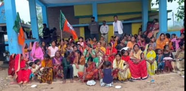 मैनपुर: सढोली एवं नहरगांव शक्ति केंद्र में चाय पे चर्चा पर कार्यक्रम शामिल हुए भाजपा कार्यकर्ता