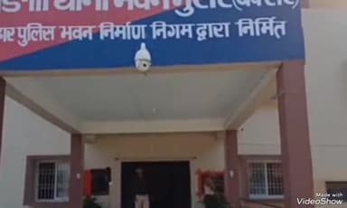 चौगाईं: चौगाई के बंजरिया मोड़ पर वाहन चेकिंग के दौरान दो बाइक सवारों से 129940 रूपए पुलिस ने किया बरामद, सीओ ने किया सीज