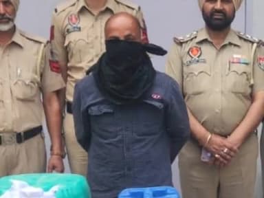 ਦਸੂਆ: ਵਾਰਡ ਨੰਬਰ 1 ਗੜਦੀਵਾਲਾ ਦੀ ਇੱਕ ਹਵੇਲੀ ਵਿੱਚੋਂ 1 ਲੱਖ 27 ਹਜਾਰ 500 ਮਿਲੀਲੀਟਰ ਨਾਜਾਇਜ਼ ਸ਼ਰਾਬ ਹੋਈ ਬਰਾਮਦ, ਪੁਲਿਸ ਨੇ 1 ਕੀਤਾ ਕਾਬੂ