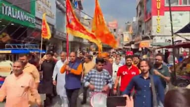 ਸੰਗਰੂਰ: ਪ੍ਰਾਚੀਨ ਹਨੂਮਾਨ ਮੰਦਰ ਮੰਡੀ ਗਲੀ ਤੋਂ ਕੱਢੀ ਗਈ ਨਿਸ਼ਾਨ ਯਾਤਰਾ