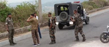 गोमिया: तेनूघाट थाना क्षेत्र के अंतर्गत शिविर संख्या 2 डैम के किनारे झाड़ी में एक अज्ञात महिला का शव मिला जिसकी सूचना तेनुघाट था