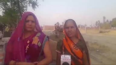 गोरखपुर: जंगल छात्रधारी टोला शाहपुर के रहने वाले लोगों ने जमीन अधिग्रहण के बाद मुआवजे की उठाई मांग