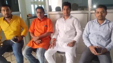 शिवहर: शिवहर शहर स्थित सांसद प्रतिनिधि के आवास पर भाजपा लोकसभा मीडिया प्रभारी ने की बैठक ।