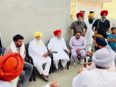 ਭਿੱਖੀਵਿੰਡ: ਵਿਧਾਇਕ ਸਰਵਨ ਸਿੰਘ ਧੁੰਨ ਨੇ ਨਾਰਲੀ ਪਹੁੰਚ ਬੀਤੇ ਦਿਨੀਂ ਸੜਕ ਹਾਦਸੇ ਵਿੱਚ ਮੌਤ ਦਾ ਸ਼ਿਕਾਰ ਹੋਈਆਂ 3 ਮਹਿਲਾਵਾਂ ਦੇ ਪਰਿਵਾਰ ਨਾਲ ਕੀਤੀ ਮੁਲਾਕਾਤ