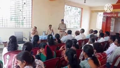 समुद्रपूर: आगामी सण उत्सव व लोकसभा निवडणुकीच्या अनुषंगाने शहर पोलिस ठाण्यात पार पडली शांतता कमेटी व पोलिस पाटलांची बैठक