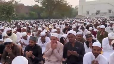 मेरठ: मेरठ में शांतिपूर्वक सम्पन्न हुई ईद उल फितर की नमाज़,मांगी गई देश में अमन चैन और खुशहाली की दुआ