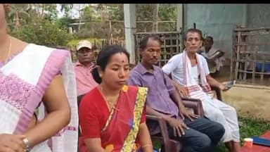 সাপেখাতী: সোণালী পঞ্চায়তৰ ৩৪ নং বুথত তপন কুমাৰ গগৈক জয়ী কৰিবলৈ  মহিলা মৰ্চাই চলাইছে ব্যাপক নিৰ্বাচনী প্ৰচাৰ