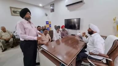 ਐਸਏਐਸ ਨਗਰ ਮੁਹਾਲੀ: ਸੈਕਟਰ 79 ਨੇ ਆਪਣੇ ਦਫਤਰ 'ਚ ਵਿਧਾਇਕ ਕੁਲਵੰਤ ਸਿੰਘ ਨੇ ਲੋਕਾਂ ਦੀ ਸਮੱਸਿਆਵਾਂ ਨੂੰ ਸੁਣਿਆ ਤੇ ਕੀਤਾ ਮੌਕੇ 'ਤੇ ਹੱਲ