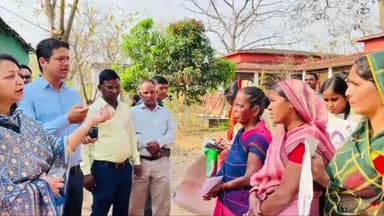 पीरटांड: स्वीप कोषांग के नोडल पदाधिकारी के नेतृत्व में UMS छछंदो व रेशम केंद्र चैनपुर में किया गया मतदाता जागरूकता कार्यक्रम