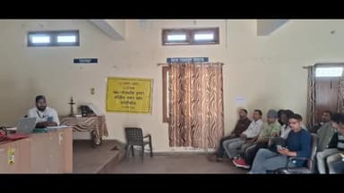 कंडीसौड़: थौलधार ब्लॉक सभागार में के मत देय स्थलों में तैनात 46 वेब कास्टिंग कार्मिकों को मास्टर ट्रेनरों ने दिया प्रशिक्षण