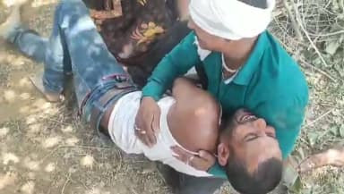 संदेश: आरा -छपरा फोरलेन पर तेज गति से आ रहे ट्रक ने लूना बाइक पर सवार 4 लोगों को मारी टक्कर, 2 लोगों की घटनास्थल पर हुई मौत