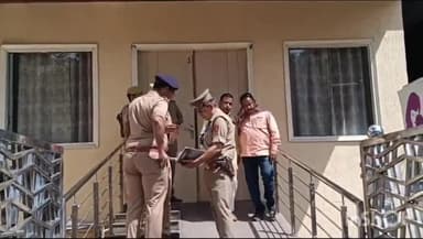 मुज़फ्फरनगर: महावीर चौक के समीप BJP नेता ने घरेलू विवाद में खुद को मारी गोली, मौके पर पहुंची पुलिस, घायल कों अस्पताल में किया भर्ती