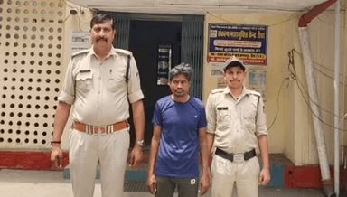 सिंगरौली: 14 वर्षों से फरार इनामी स्थाई वारंटी को मोरवा पुलिस ने बहरी क्षेत्र से किया गिरफ्तार, आरोपी पर दर्ज था मारपीट का केस