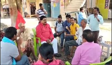 जगदीशपुर: उत्तरवारी मठिया में अग्नि पीड़ित परिवार से आरा लोकसभा के महागठबंधन प्रत्याशी ने की मुलाकात