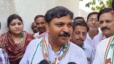 अलवर: प्रियंका गांधी 15 अप्रैल को कंपनी बाग से करेंगी रोड शो नेता प्रतिपक्ष टीकाराम जूली ने दी जानकारी