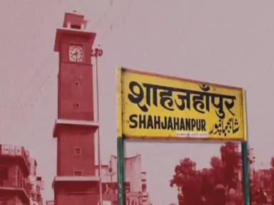 शाहजहांपुर: लोकसभा चुनाव को लेकर देर रात आबकारी विभाग एवं कोतवाली पुलिस ने अजीजगंज क्षेत्र में की छापेमार कार्यवाही