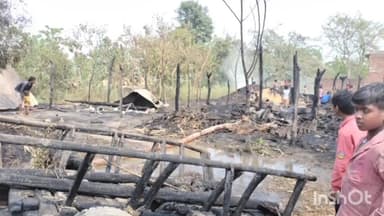 मिहींपुरवा: एडुकहा में अज्ञात कारणों से 2 घरों में लगी आग, मौके पर पहुंची पुलिस