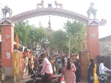 बल्देवगढ़: नगर के मां विंध्यवासिनी मंदिर में नवदुर्गा पंचमी पर अधिक संख्या में दर्शन करने पहुंचे भक्त