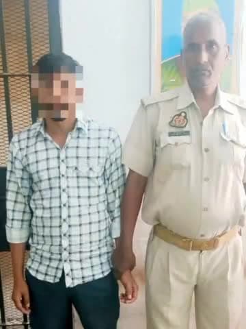 भदोही: फेसबुक पर प्रधानमंत्री व धर्म विशेष के विरुद्ध टिप्पणी करने के आरोपी पोस्ट करता को सुरियावा पुलिस ने किया गिरफ्तार।