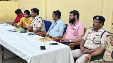 बिहिया: बिहिया थाना परिसर मेंरामनवमी को लेकर अधिकारियों ने कमिटी संघ किया बैठक